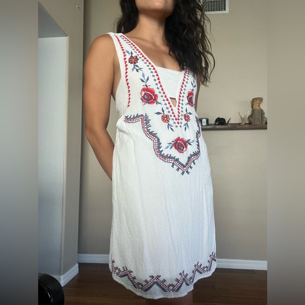 White lined mini dress